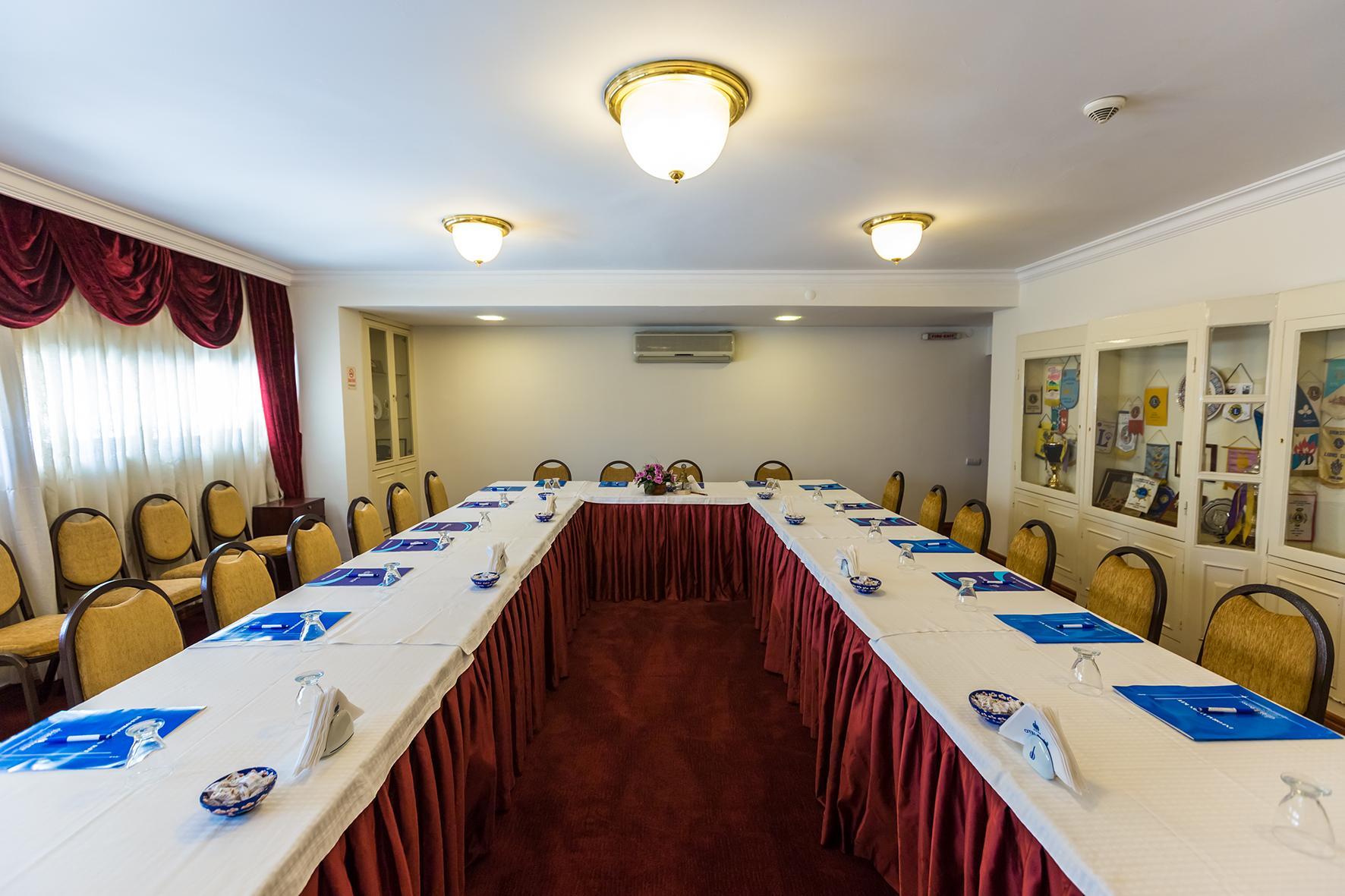 Derici Hotel Кушадасъ Екстериор снимка