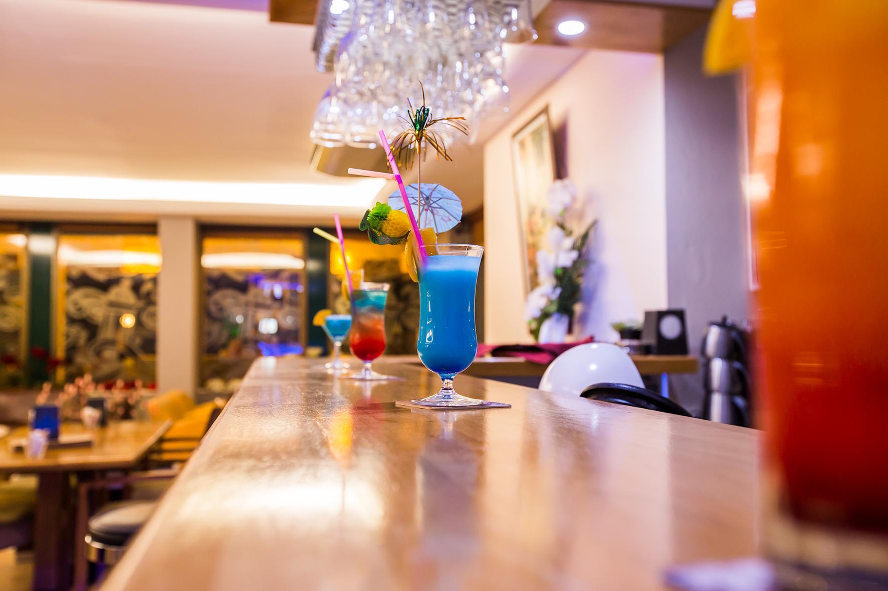 Derici Hotel Кушадасъ Екстериор снимка