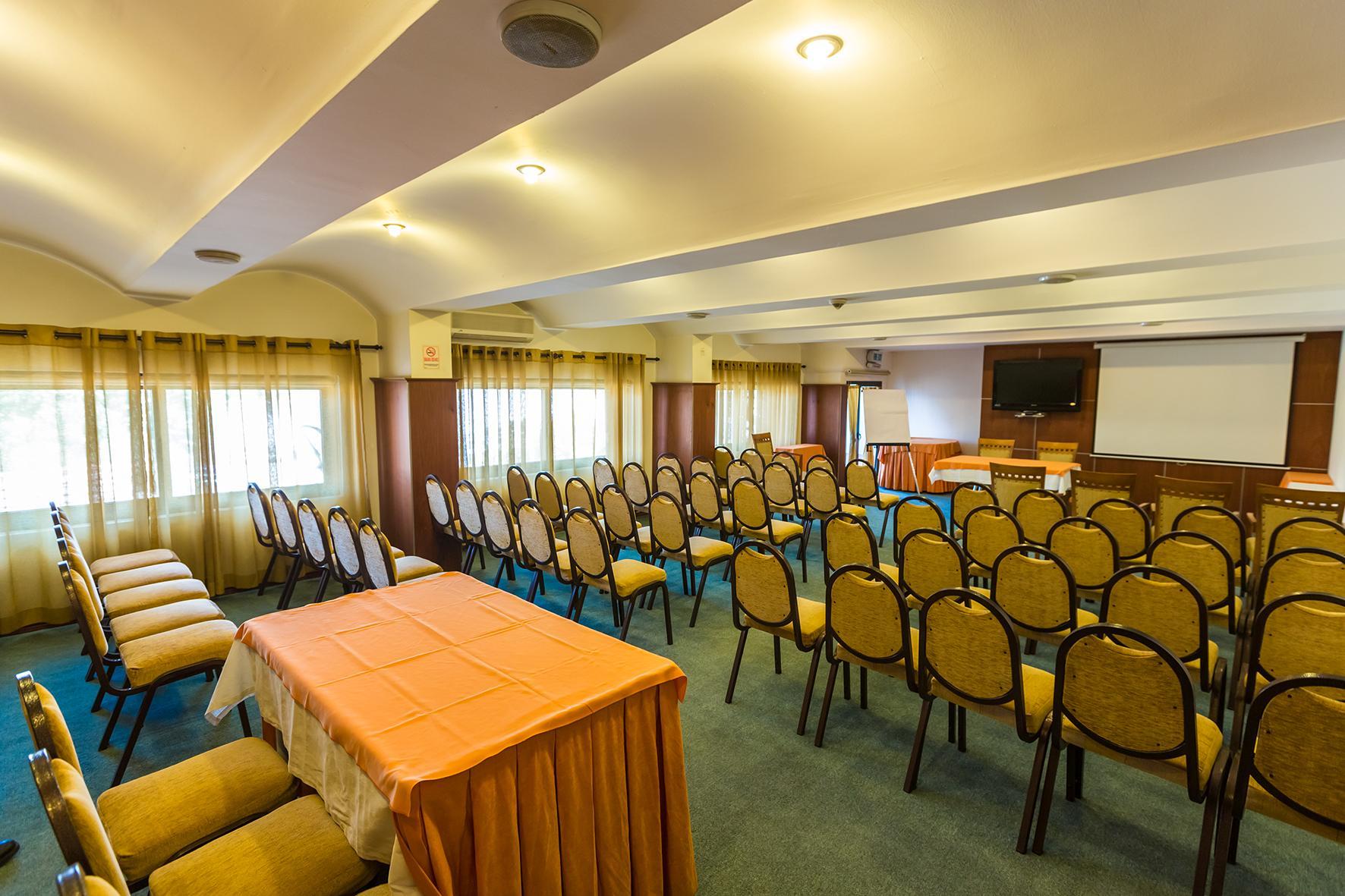 Derici Hotel Кушадасъ Екстериор снимка