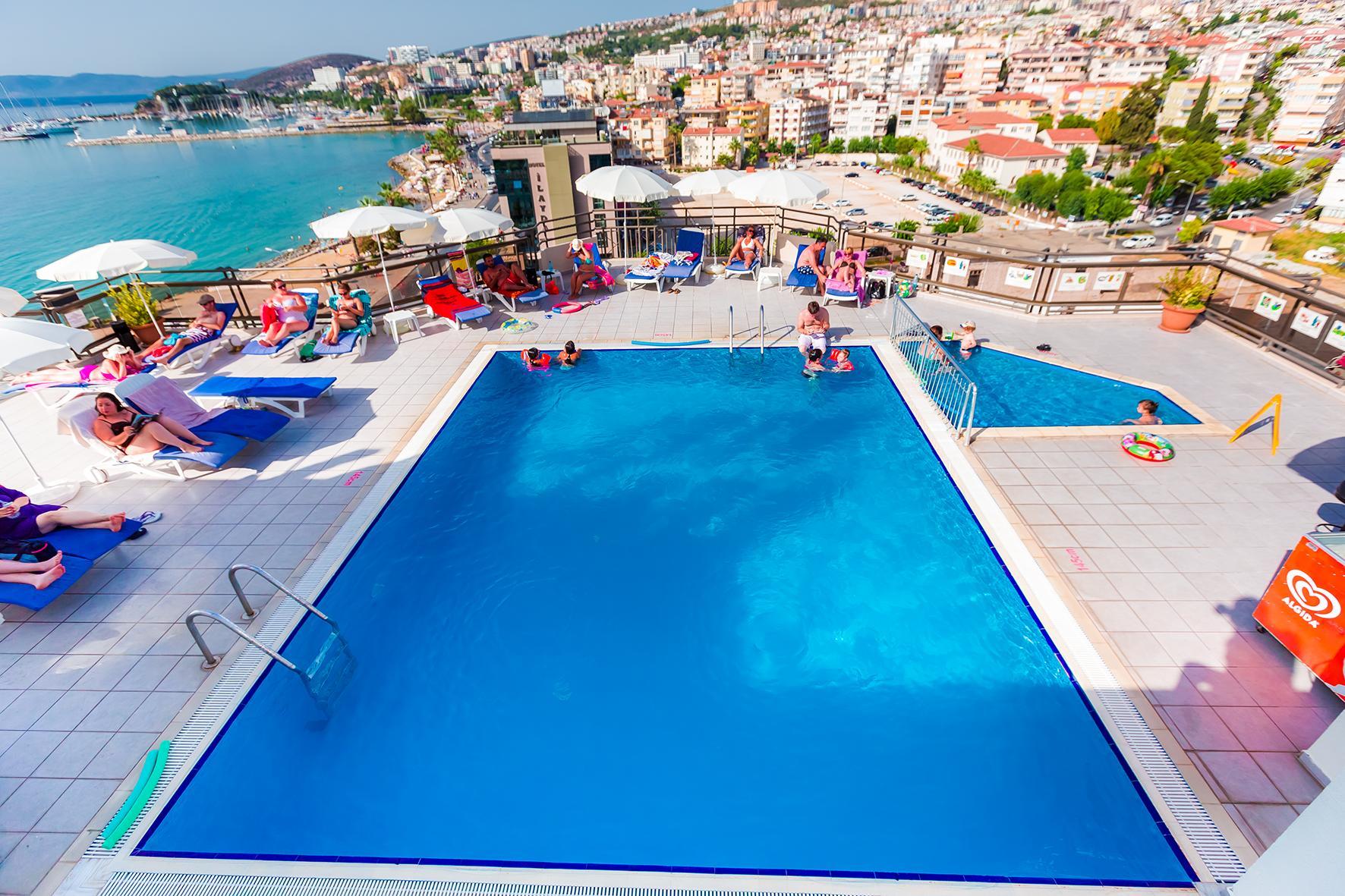Derici Hotel Кушадасъ Екстериор снимка