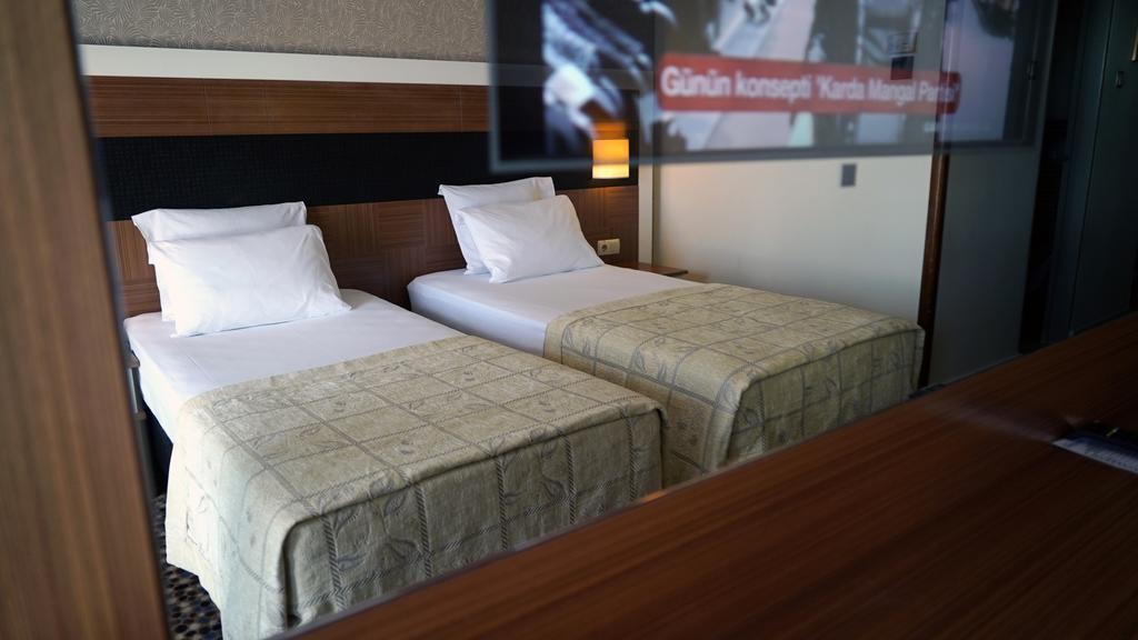 Derici Hotel Кушадасъ Екстериор снимка